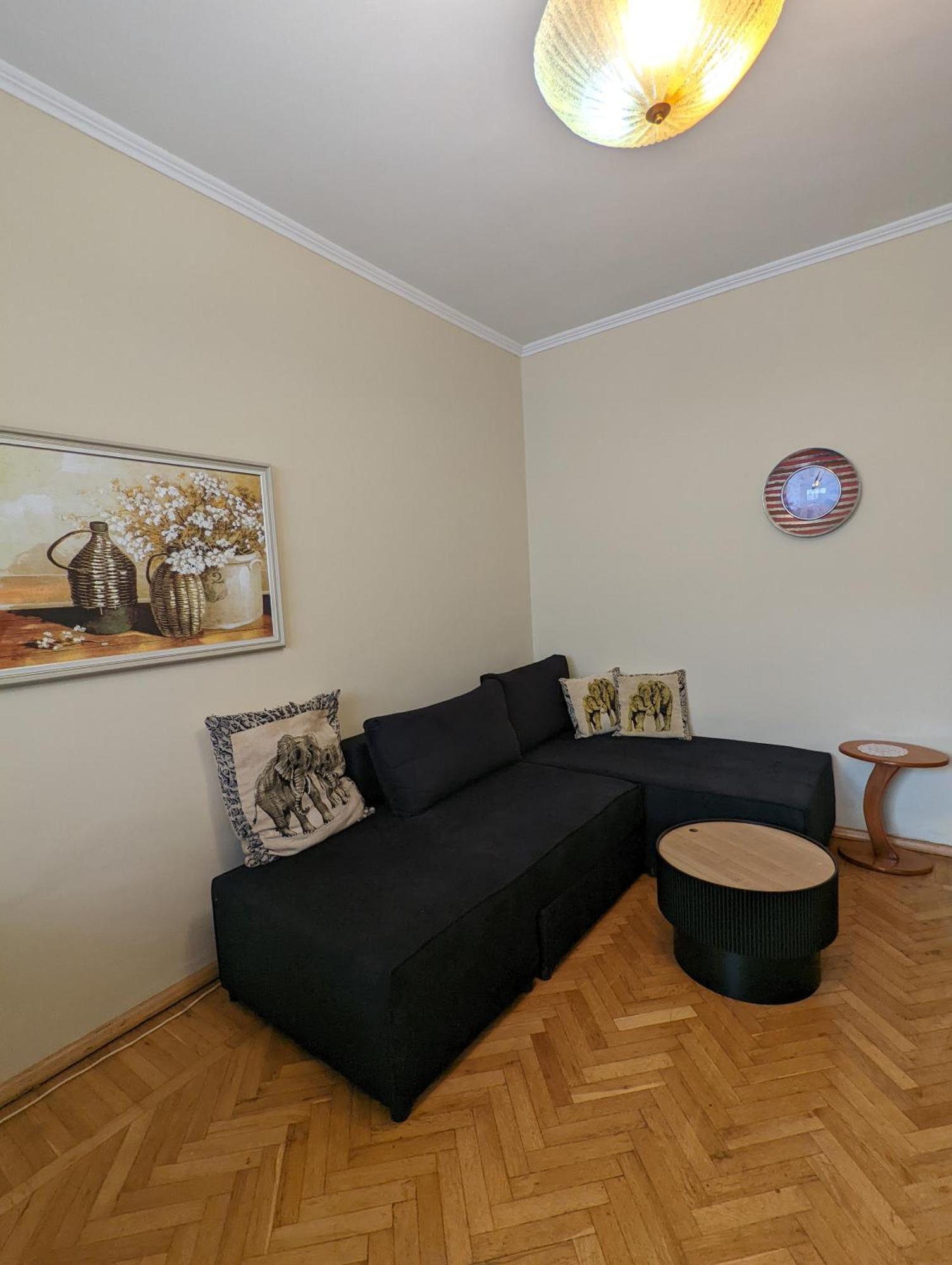 Vintage Apartment In Center تيرانا المظهر الخارجي الصورة